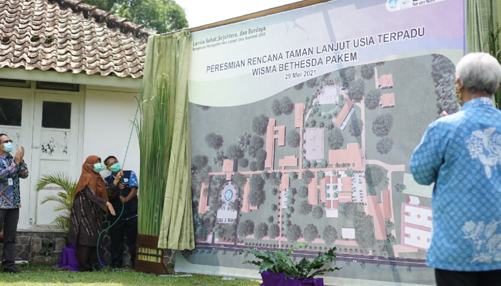 peresmian_taman_lansia_1