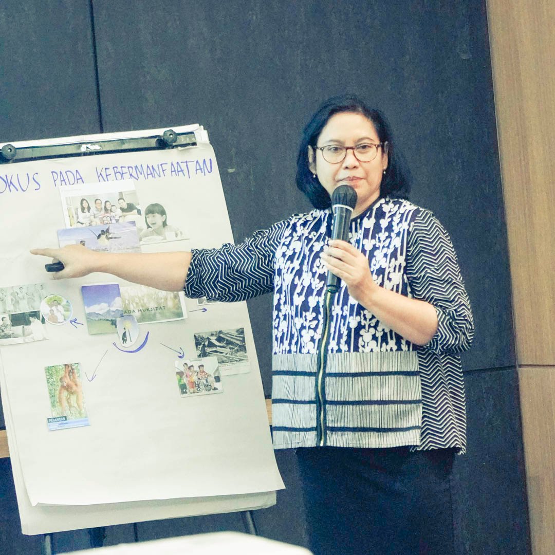 Dra. Nunung Lelly Puspitasari, Psychologist Understand and be able to manage change and lead her team through the change phase in a positive way.